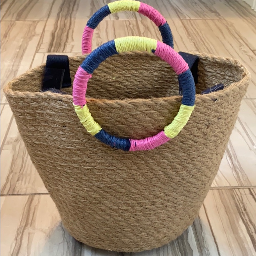 NWT Small Tote Bag w straps!